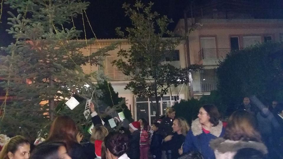 ΧΡΙΣΤΟΥΓΕΝΝΙΑΤΙΚΟ ΔΕΝΤΡΟ ΠΕΛΑΣΓΙΑ 2015 (1)