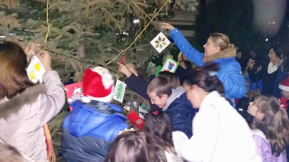 ΧΡΙΣΤΟΥΓΕΝΝΙΑΤΙΚΟ ΔΕΝΤΡΟ ΠΕΛΑΣΓΙΑ 2015 (7)